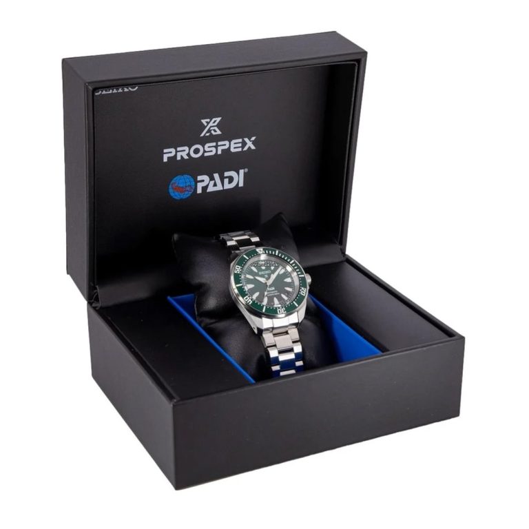 Relógio Seiko Prospex Automatic Diver's PADI Samurai com mostrador verde-esmeralda e caixa robusta. Estojo dedicado.